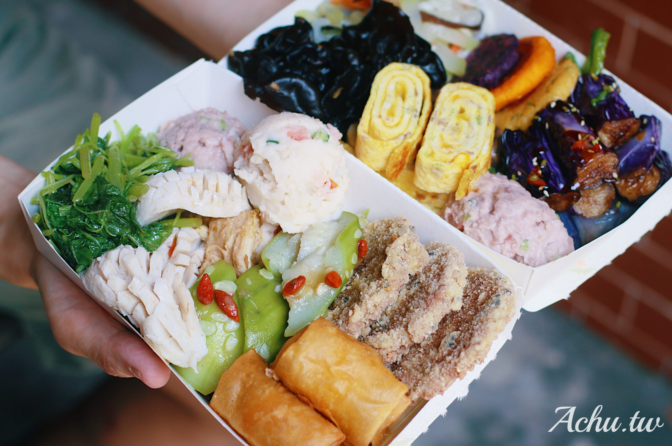 【新埔美食】山野居蔬食 菜色多樣化 板橋素食自助餐推薦 @Achu的日常