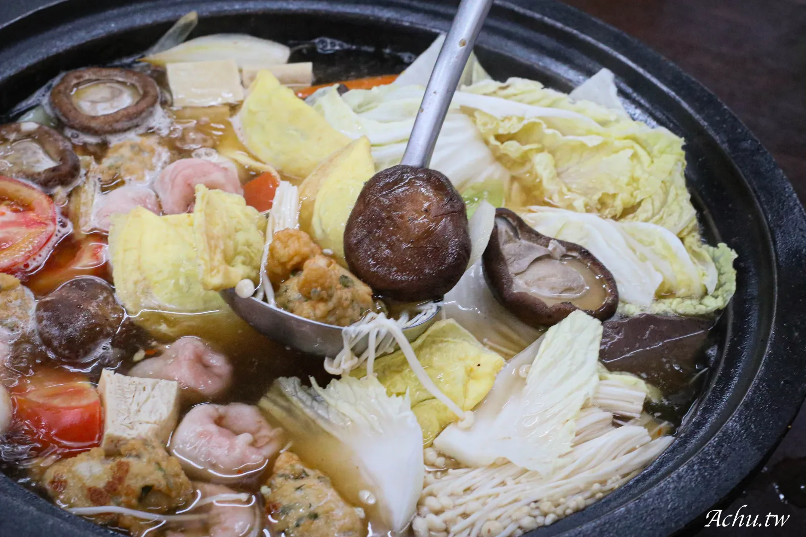 曾德自助火鍋城