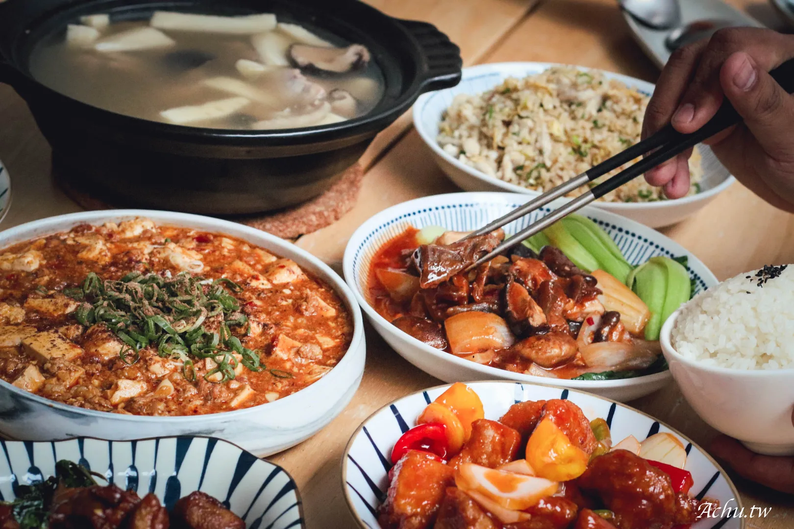 網站近期文章：【台北小巨蛋美食】招治飯店，經典又不失巧思的台式中菜館推薦 (菜單)
