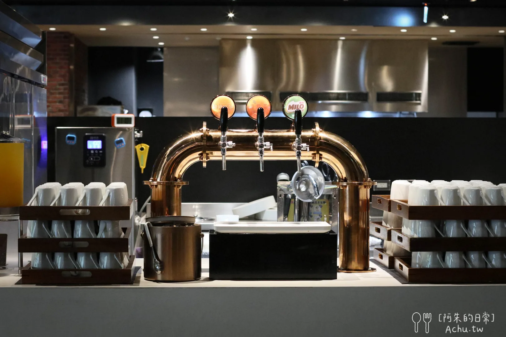 村民食堂廚窗港點