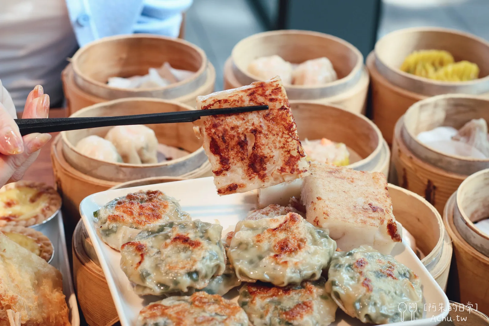 村民食堂廚窗港點