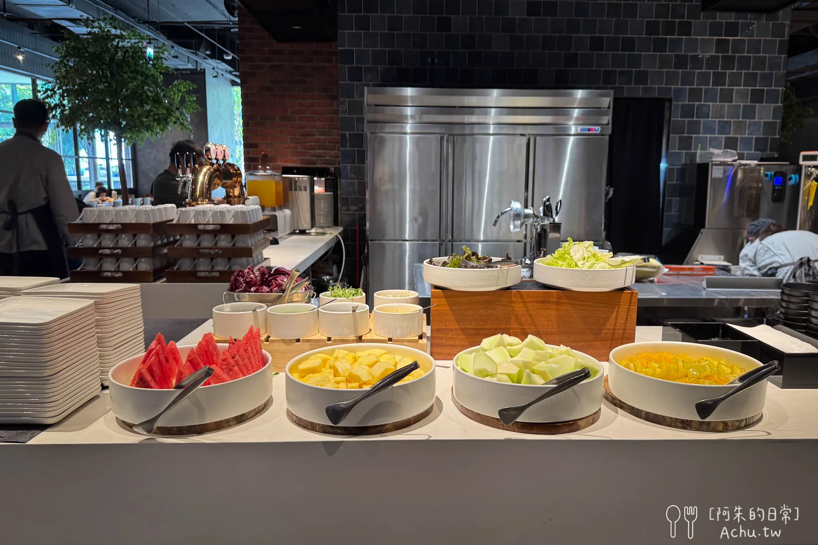 村民食堂廚窗港點