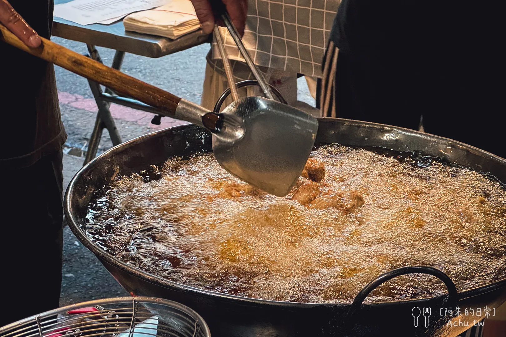 何家百年祖傳排骨酥