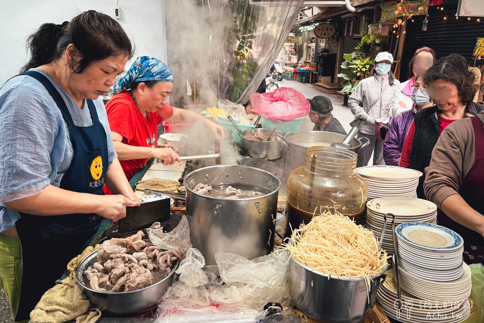 網站近期文章：【民生社區美食】新東街米粉湯｜在地人激推的傳統小吃，配現切小菜最對味