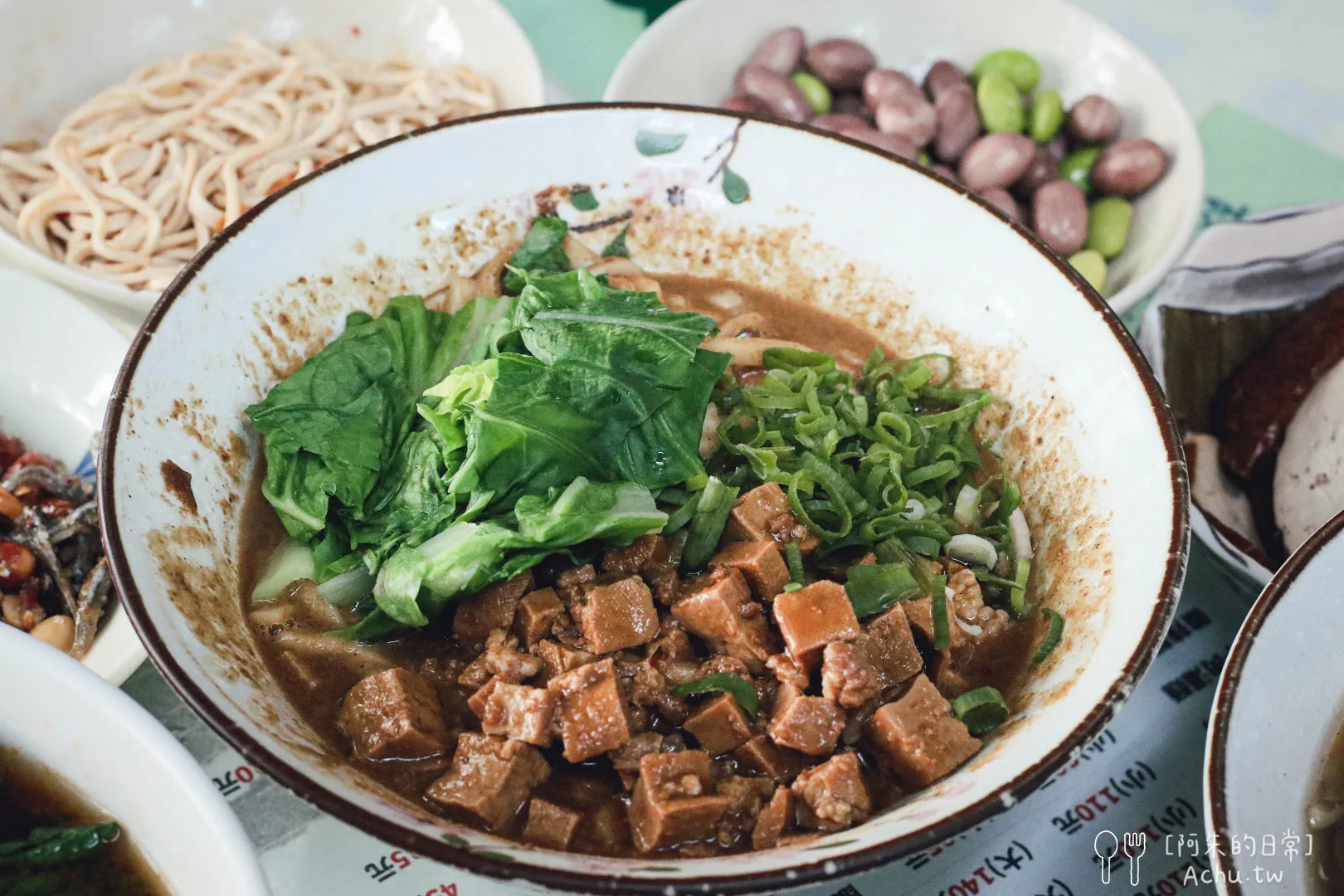 高棚滿座牛肉麵