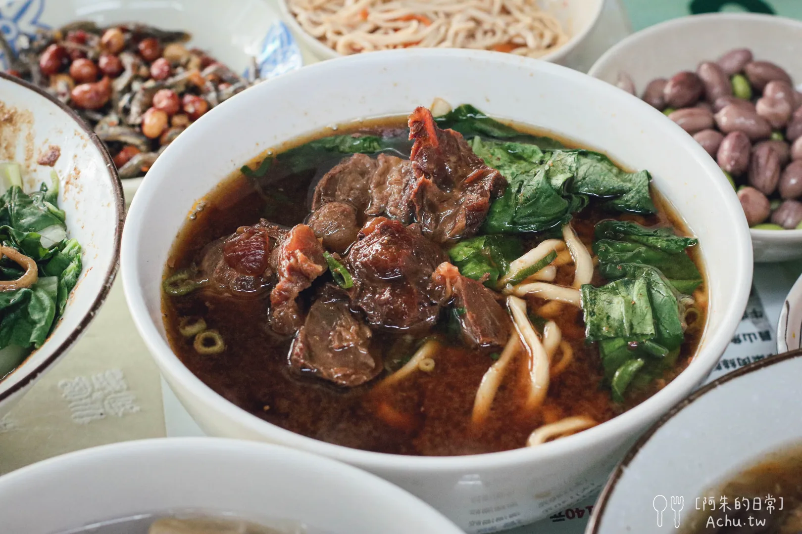 高棚滿座牛肉麵