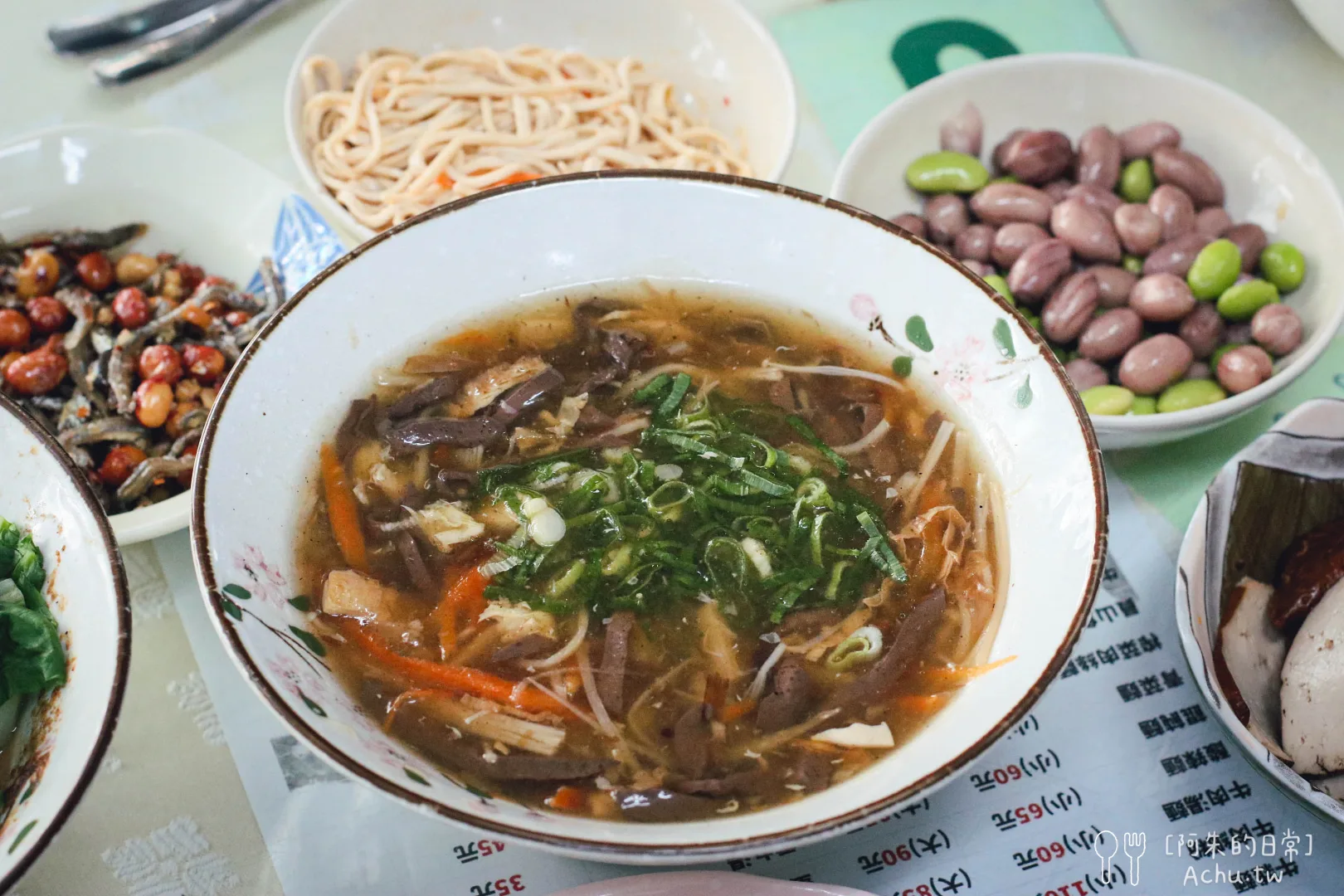 高棚滿座牛肉麵