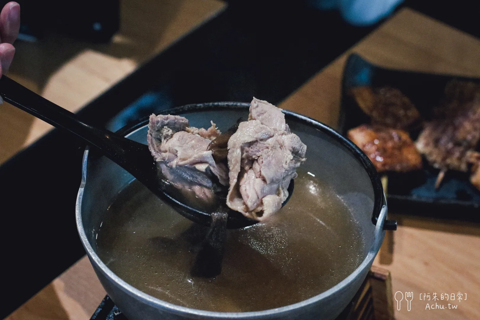 【士林美食】柒息地串燒居酒屋|士林夜市平價小酌首選,特製神醬與豐富私房料理的宵夜天堂 【士林美食】柒息地串燒居酒屋|士林夜市平價小酌首選,特製神醬與豐富私房料理的宵夜天堂