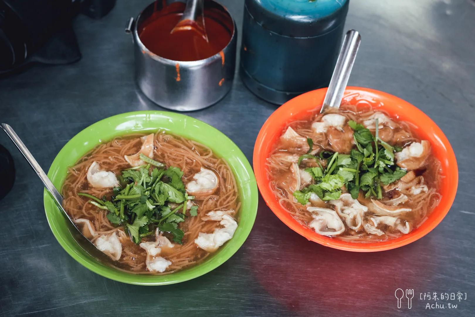 網站近期文章：【三重美食】龍濱大腸麵線｜路邊三輪車載著走的在地老字號，油脂豐厚的大腸麵線