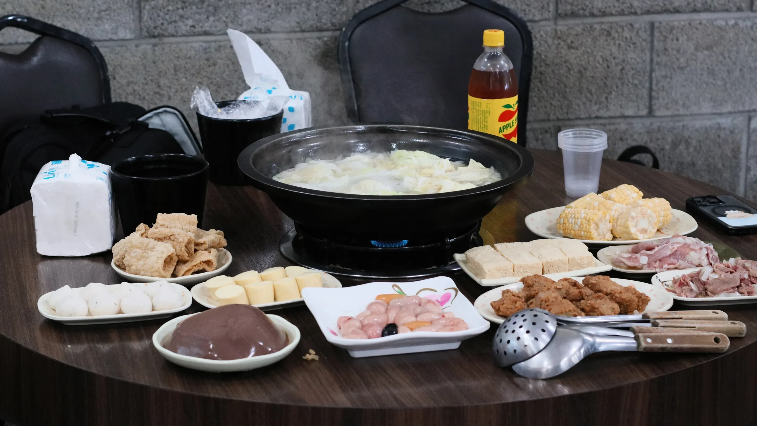 網站近期文章：【金山美食】福緣火鍋｜隱身加油站內的超人氣石頭火鍋，用餐時間沒排隊吃不到