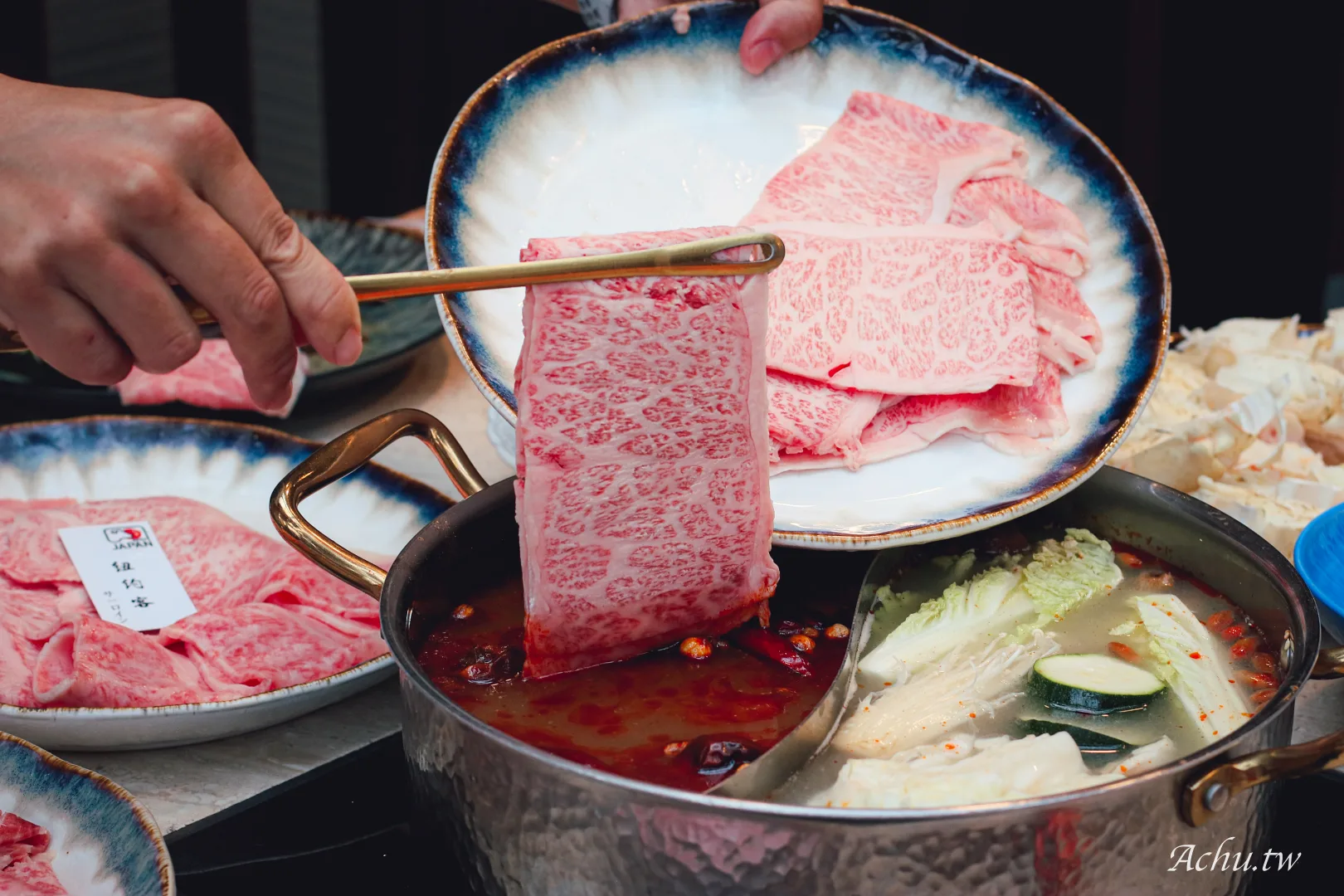 【新竹美食】孫太太。私料。慢火鍋 竹北店｜頂級5L帝王蟹與日本A5和牛吃到飽推薦