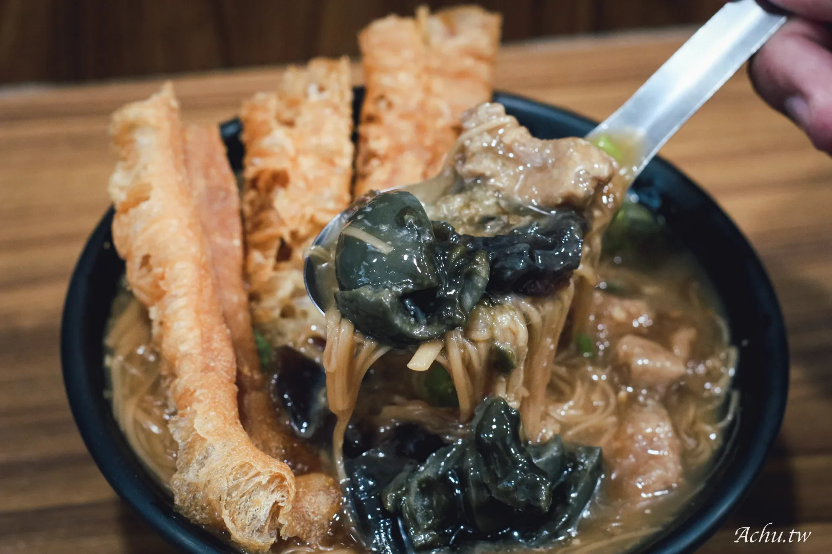 無敵號赤肉麵線