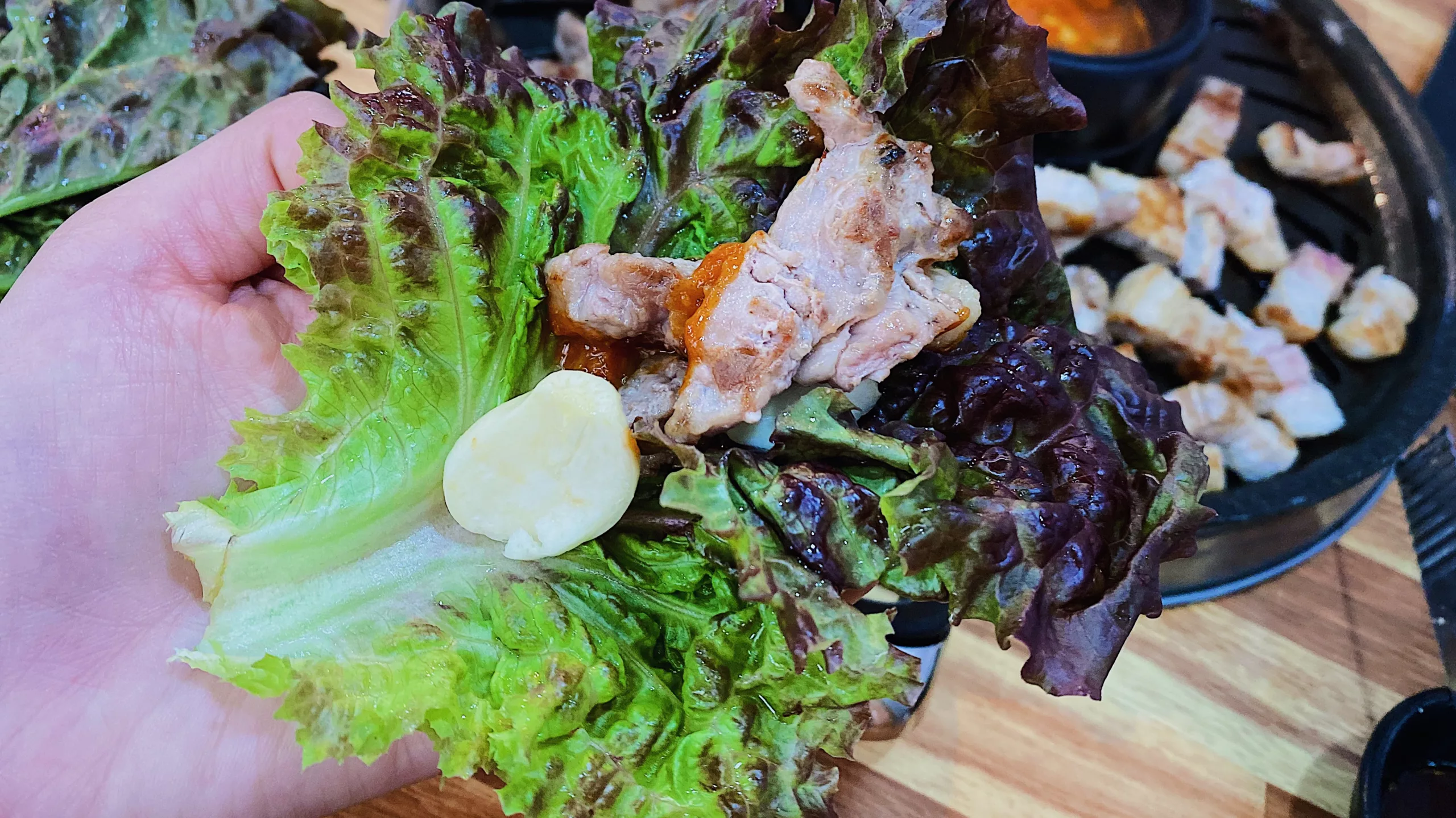 即時熱門文章：【首爾美食】荒謬的生肉 五花肉，韓式烤肉吃到飽 (菜單)